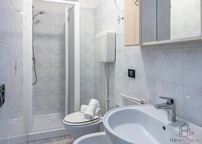 Authentic Caruggio - Typical Ligurian Experience * لوانو